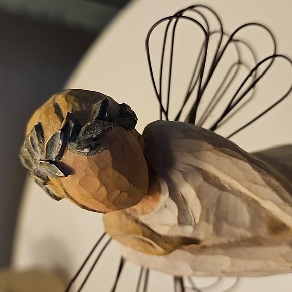 Willow Tree | Celebrate Figurine with Angel Wings by Susan Lordi - Picture 8 of 11